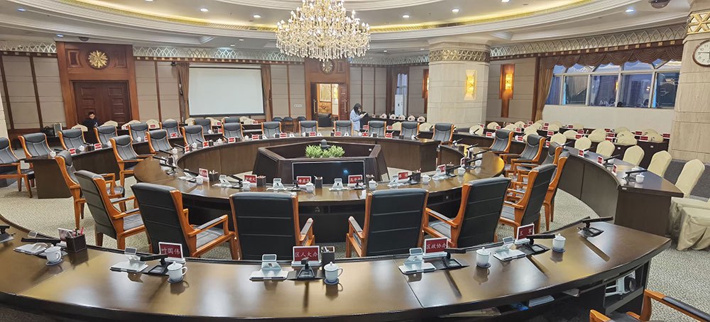 智能电子桌牌解决多会议场景弊端